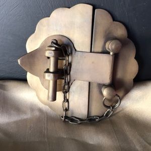 Scalloped Edge Brass Decorative Cabinet Latch